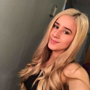 Meet your Posher, Dennise